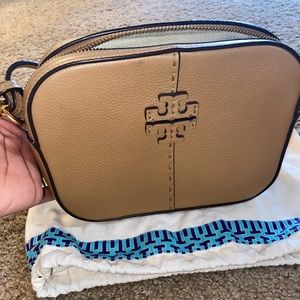 Tory Burch Mcgraw Camera bag.